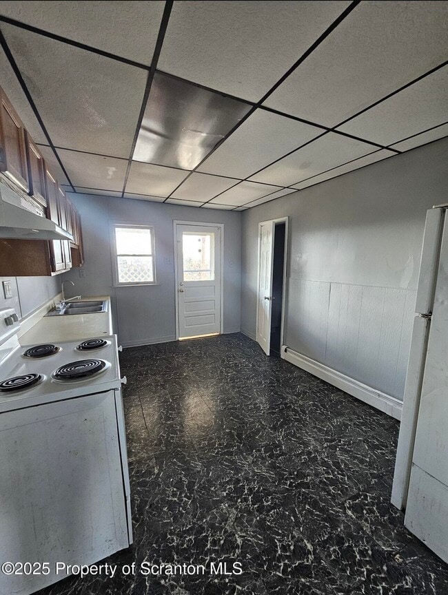 Building Photo - 202 Moosic Rd