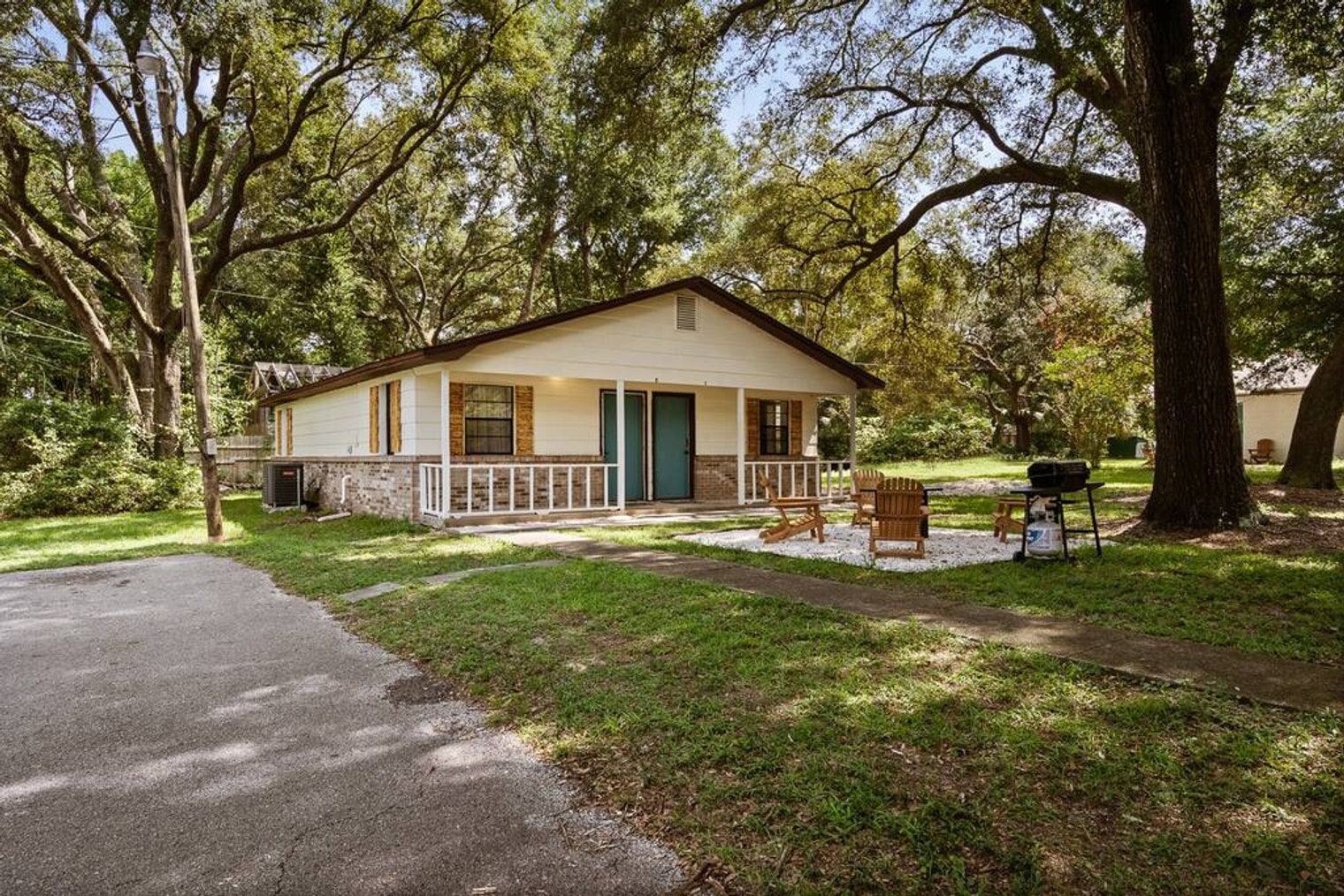 Building Photo - 2001 N 61st Ave