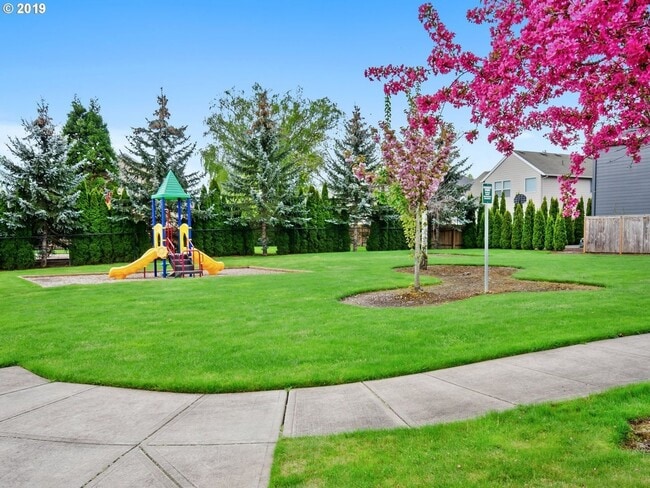 Building Photo - Gorgeous 4 Bed, 2.5 Bath Tuscany Home!