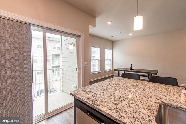 Building Photo - 9637 Block St