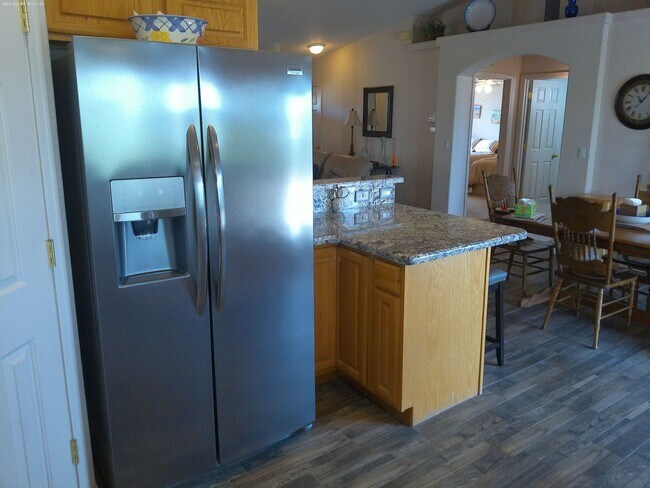 Building Photo - 1740 Quartz Ln