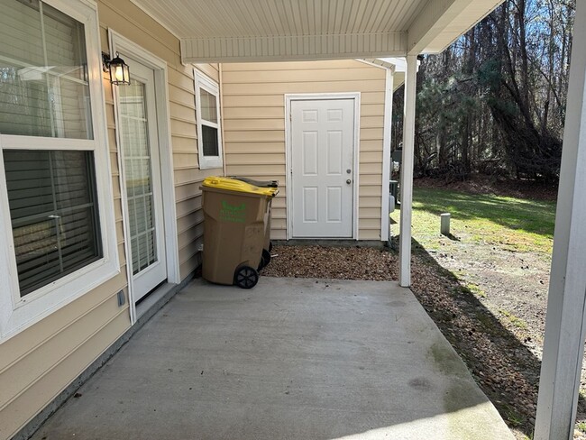 Building Photo - 273 Vining Way