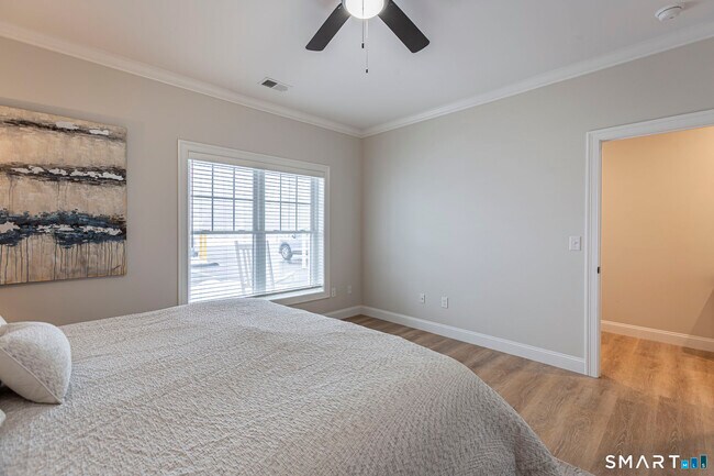 Building Photo - 7 Loomis Rd