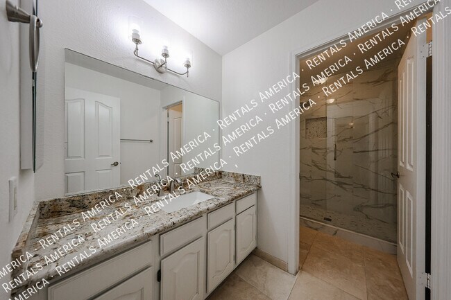 Building Photo - 532 E Stonebridge Dr