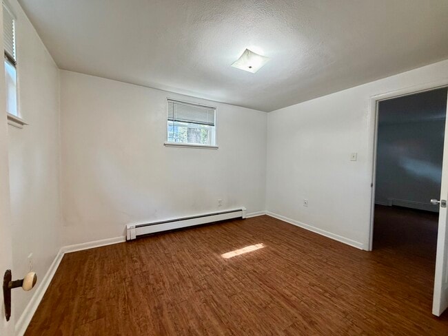 Building Photo - 314 N Locust St