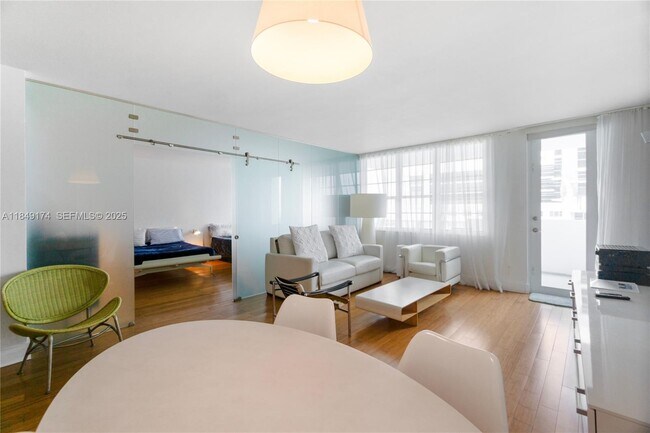 Building Photo - 100 Lincoln Rd