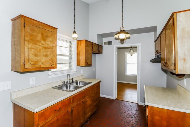 Building Photo - 1165 Finch Cove