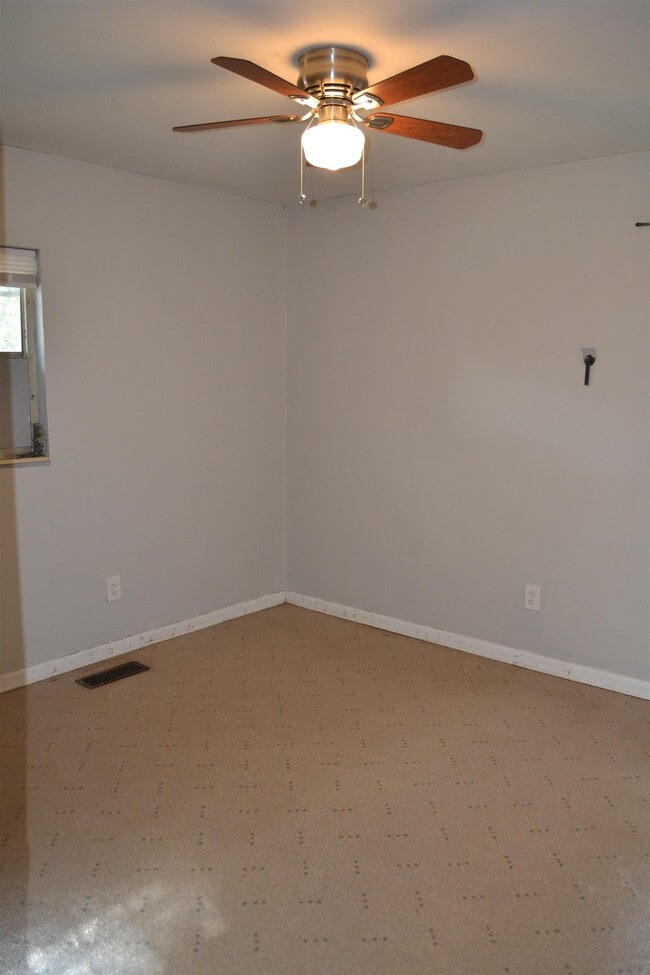 Building Photo - 1819 Mayhew St