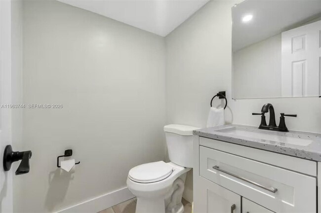 Building Photo - 601 SW 17th St