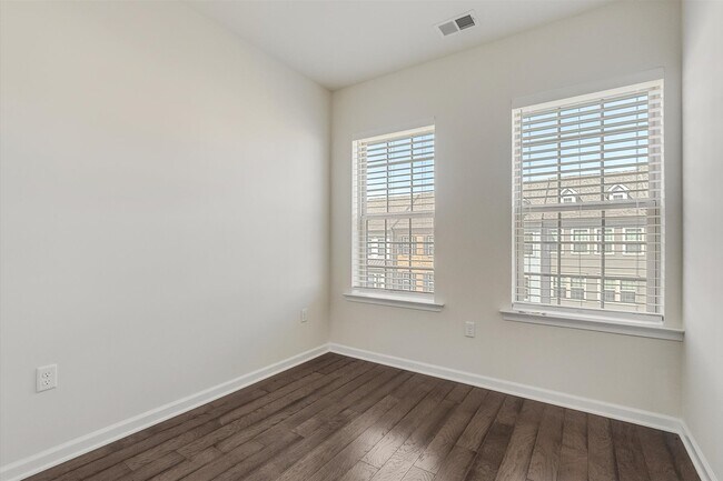 Building Photo - 27 Gala Ct