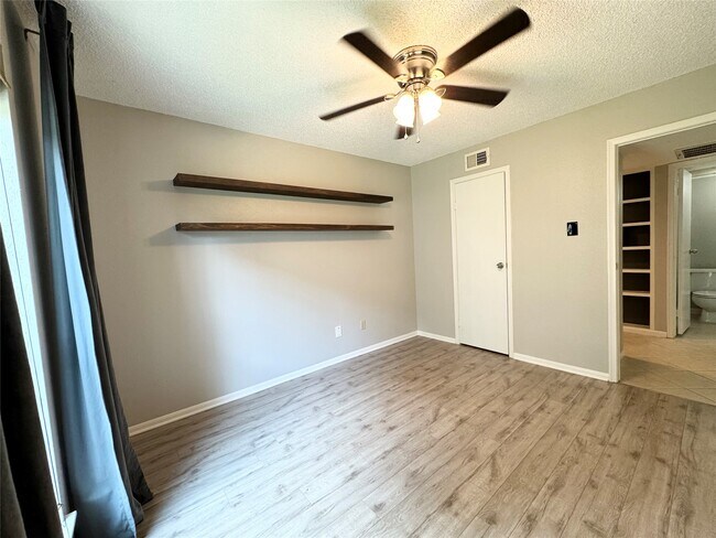 Building Photo - 2120 El Paseo St