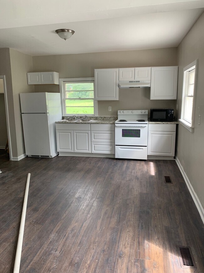 Building Photo - 2415 Booker St