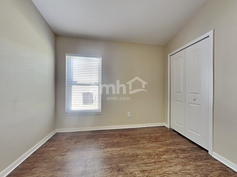 Building Photo - 4214 Hartford Lake Dr
