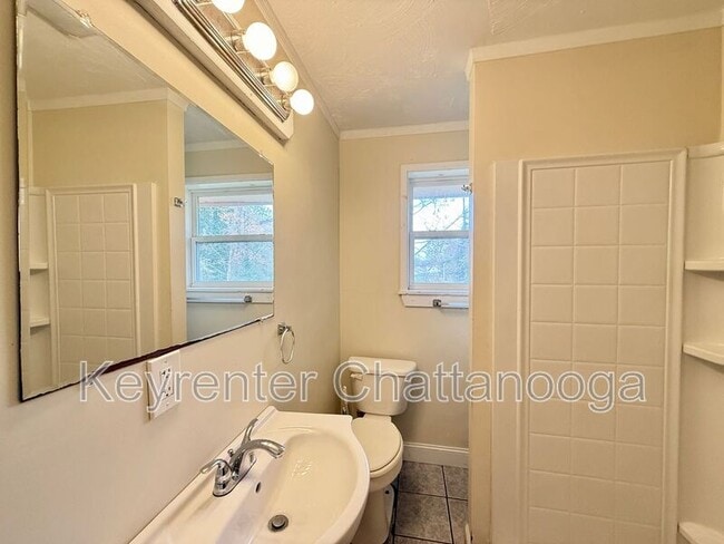 Building Photo - 5 Gaylord Dr