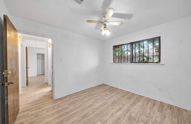 Building Photo - 8447 Sterlingshire St