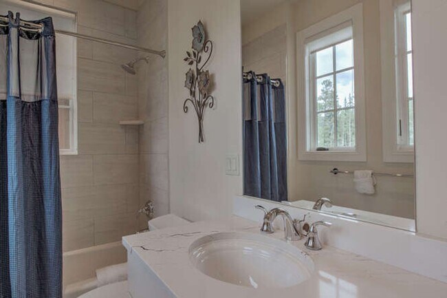 Building Photo - Winter Rental