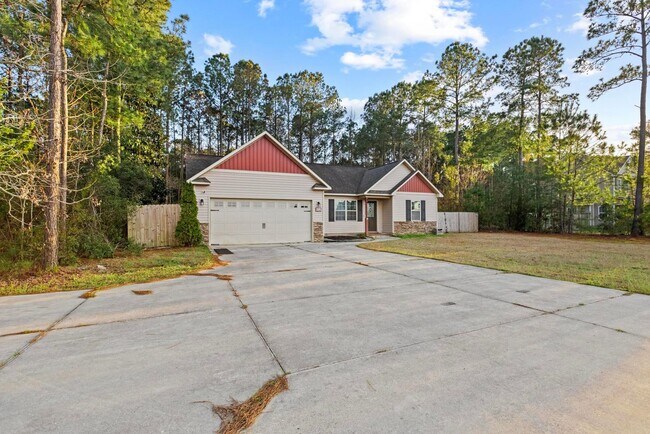 Building Photo - Available now in Sneads Ferry, NC! Close to base