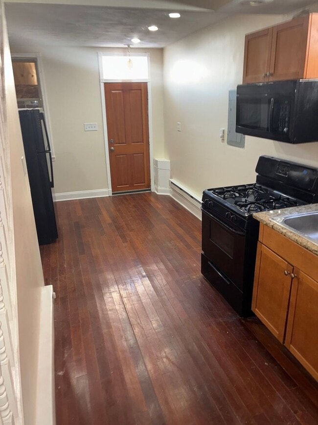 Building Photo - 513 Callender St