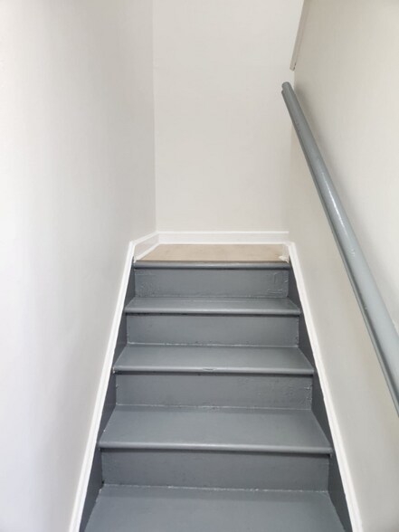 Building Photo - 2305 Murray Ave