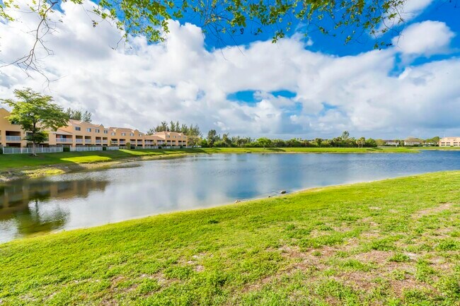 Building Photo - 5200 NW 31st Ave