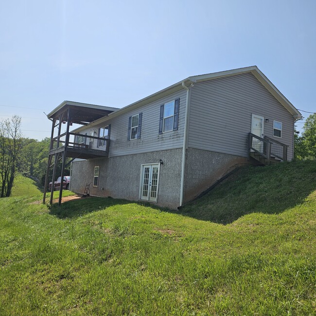 Building Photo - 99 Ivy Overlook Rd