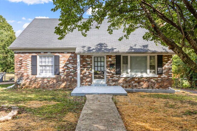 Primary Photo - 312 Boiling Springs Dr