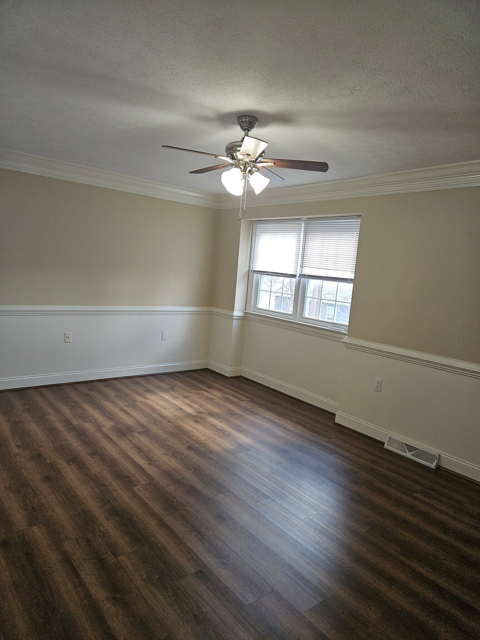 Building Photo - 813 Appleseed Ct