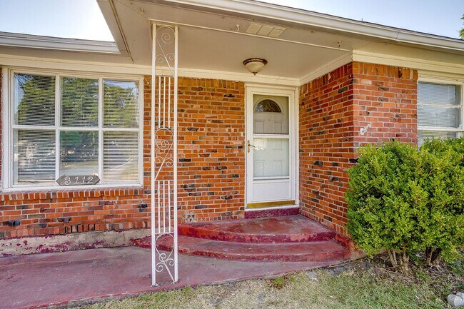 Building Photo - 3112 Willow Park St