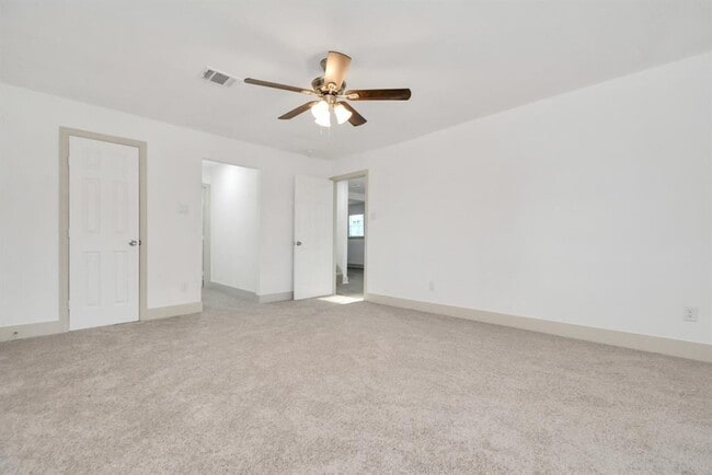 Building Photo - 1501 Maiden Ln