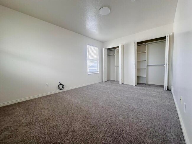 Building Photo - 327 N 270 W