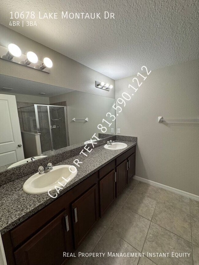 Building Photo - 10678 Lake Montauk Dr