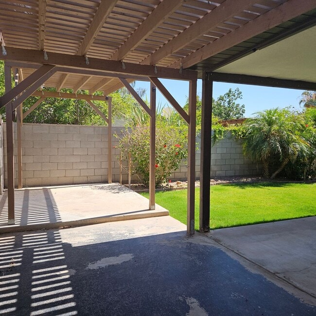 Building Photo - 3 bedroom/2 bath home for Rent