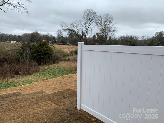Building Photo - 23042 Clarabelle Dr