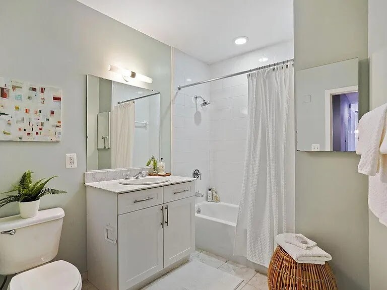 Building Photo - 4101 Albemarle St NW