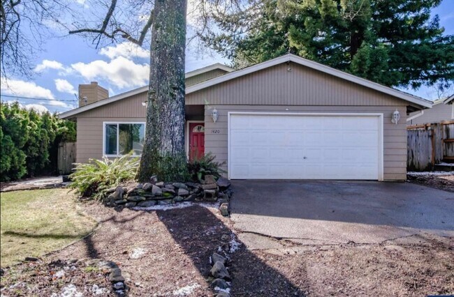 Primary Photo - 1420 Cunningham Ln S