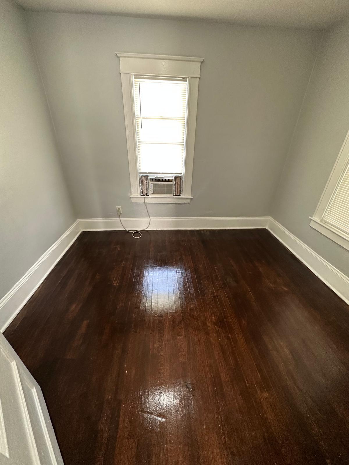 Building Photo - 1555 W 7th St