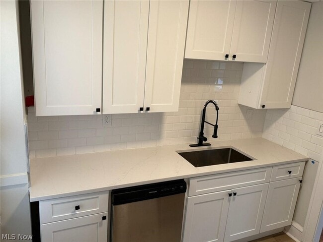 Building Photo - 2374 Euclid Heights Blvd