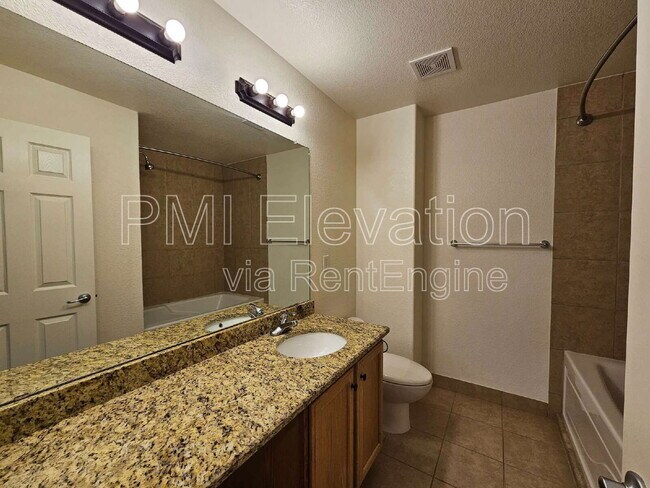 Building Photo - 12832 Mayfair Way