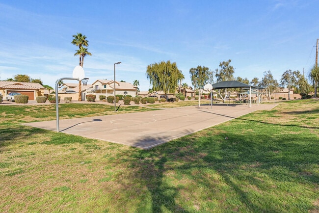 Building Photo - 288 S Jesse St