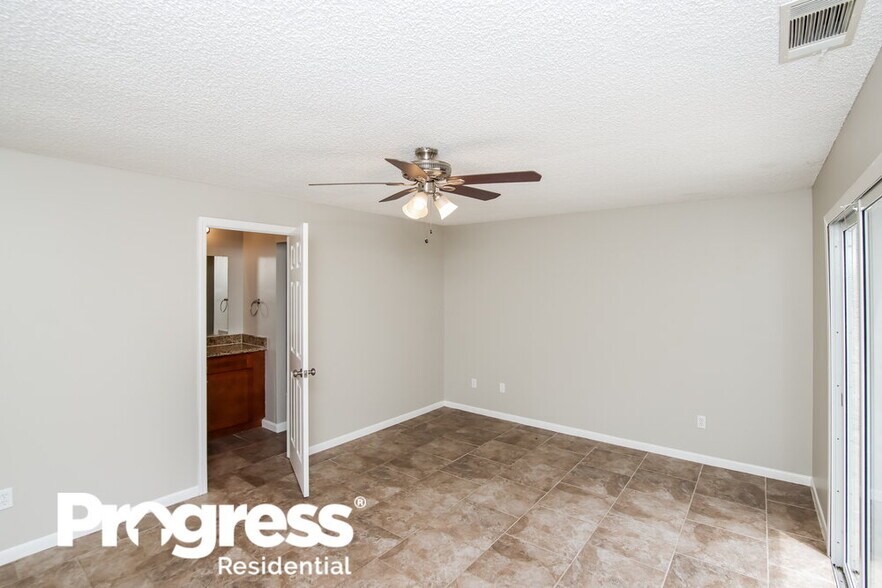 Building Photo - 225 Bayhead Dr