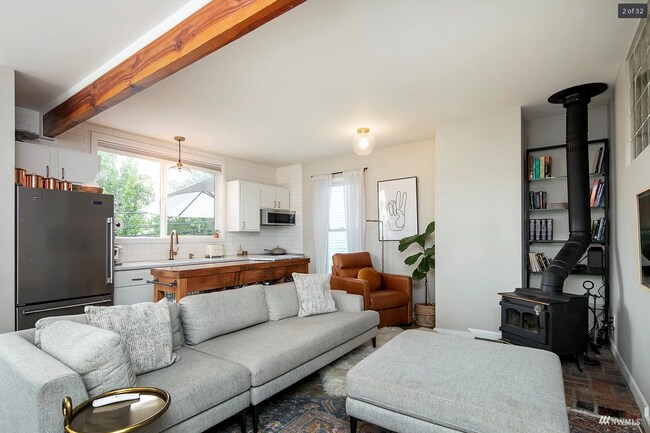 Building Photo - 2606 E Madison St