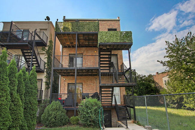Building Photo - 4527 S St Lawrence Ave