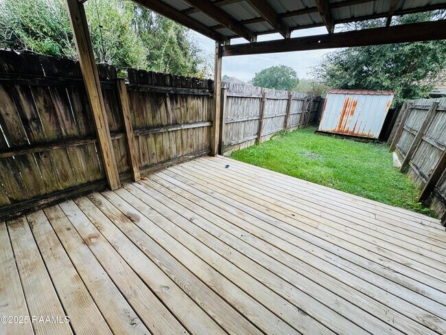 Building Photo - 2419 Robley Dr