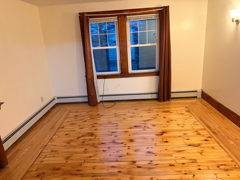 Building Photo - 19 Victory Ave