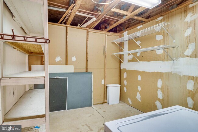 Building Photo - 3000 Winter Pine Ct