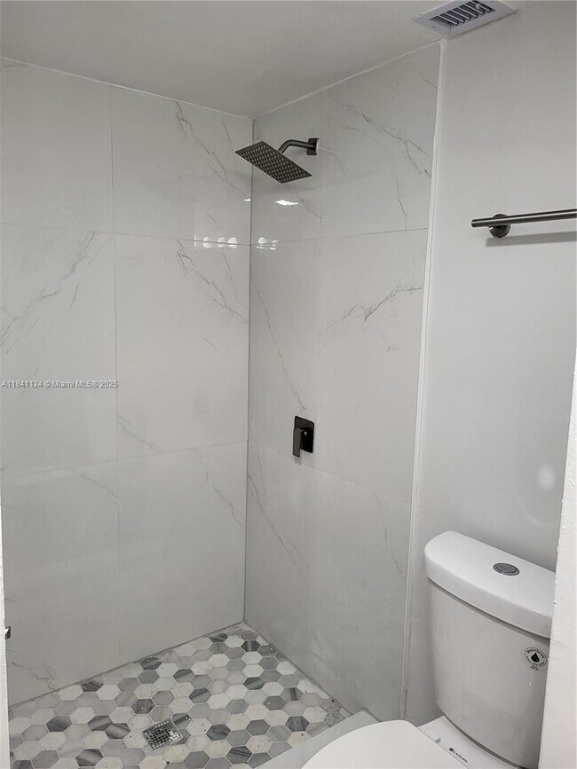 Building Photo - 9125 SW 77th Ave