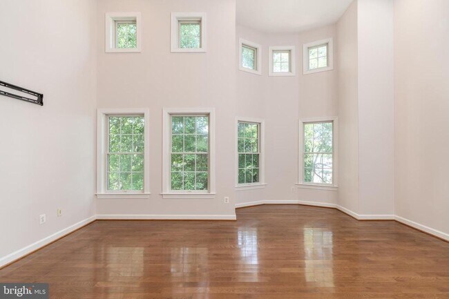 Building Photo - 7748 Legere Ct