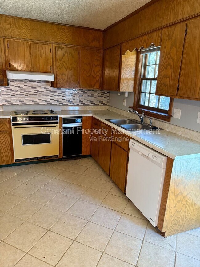 Building Photo - 934 Waluhiyi Trail