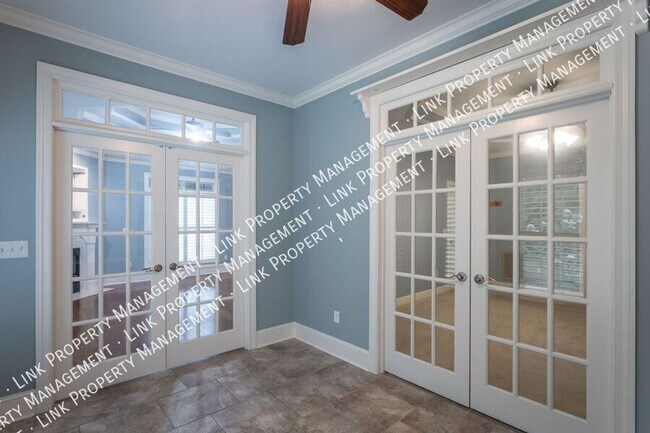 Building Photo - Beautiful large 1800 sf 3/2 for $2000 Townhome in Hixson with a garage and attic storage!