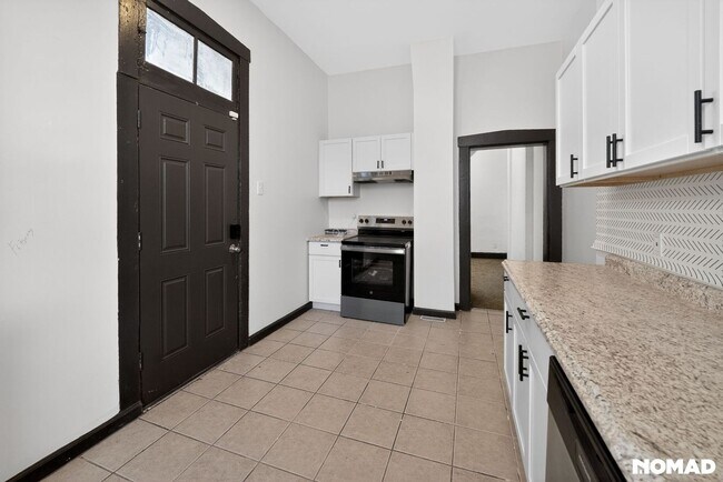 Building Photo - Charming 2BR Townhome in Saint Louis